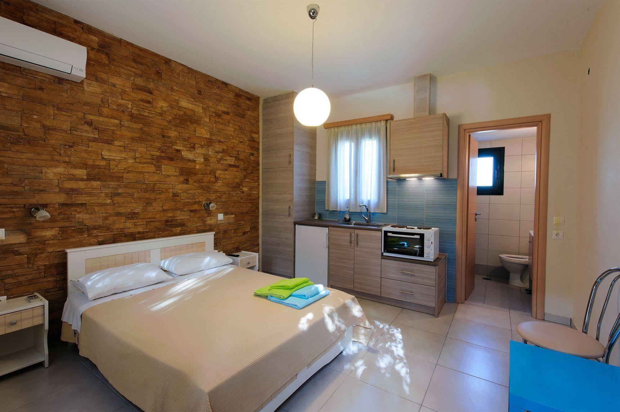 Holiday Rooms Otziás エクステリア 写真